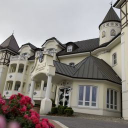 Außenansicht Schloss Hotel Holzrichter
