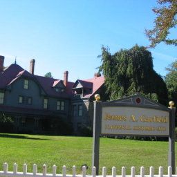  BEST WESTERN PLUS Lawnfield Inn & Suites