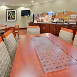 Restaurant Holiday Inn Express Hotel & Suites TORONTO-MISSISSAUGA