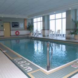 Piscine Hampton Inn  Suites by Hilton Toronto Airport