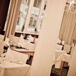 Breakfast room within restaurant Q! Maria Theresia