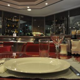 Breakfast room within restaurant Crunia Fotos