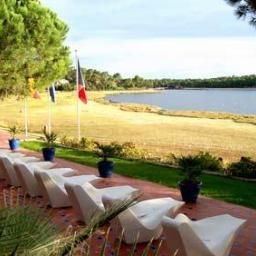 Exterior view Les Hortensias du Lac Chateaux et Hotels Collection Fotos