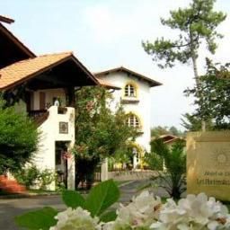 Exterior view Les Hortensias du Lac Chateaux et Hotels Collection Fotos