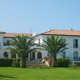 Exterior view La Reserve Chateaux et Hotels Collection