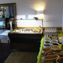 Buffet Aux Trois Roses