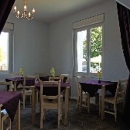 Salle du petit-déjeuner P'tit dej-HOTEL Royan - Corinna
