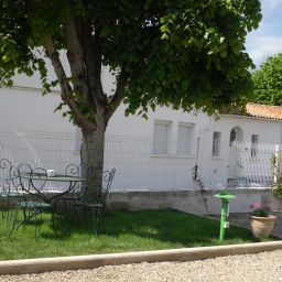 Jardin P'tit dej-HOTEL Royan - Corinna