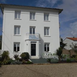  P'tit dej-HOTEL Royan - Corinna