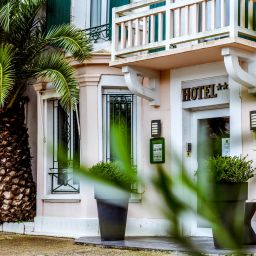Val Flores Logis Biarritz