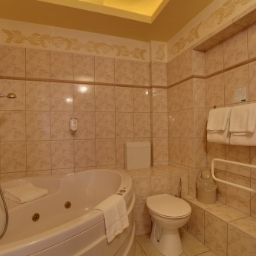  Riverside City Hotel & Spa