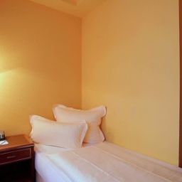  Riverside City Hotel & Spa
