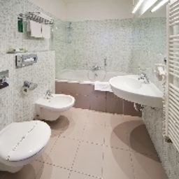 Bathroom Prague Inn