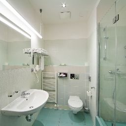 Bathroom Prague Inn