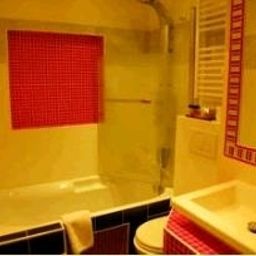 Bathroom Poussin