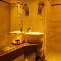 Bathroom Poussin