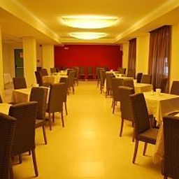 Buffet Regina A.