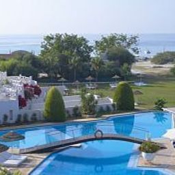 Piscina So Nice Boutique Suites