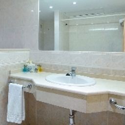 Camera da bagno Pyr Fuengirola Aparthotel