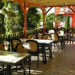Terrace Szőnyi