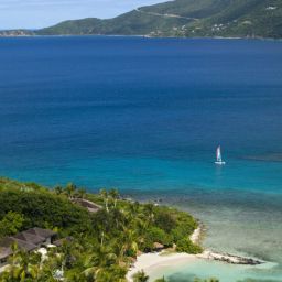 Widok z hotelu Rosewood Little Dix Bay