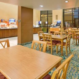 Restaurant Holiday Inn Express Hotel & Suites BRANSON 76 CENTRAL Fotos