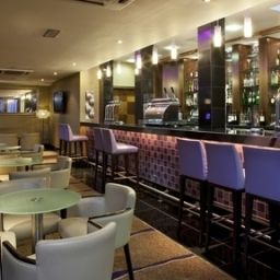 Бар Crowne Plaza LONDON - EALING
