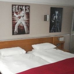  Hotel Celebrity Formerly The Quality