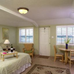 Suite Shoreline All Suites Inn