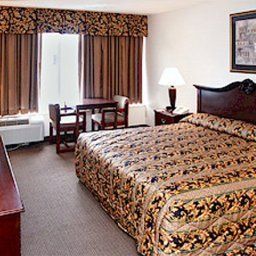 Habitación Ramada Inn Newport News Fotos