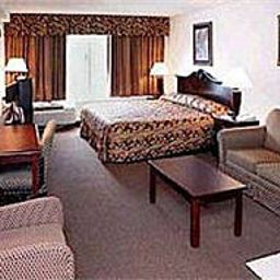 Habitación Ramada Inn Newport News Fotos