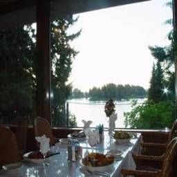  Oyster Bay Inn And Restaurant