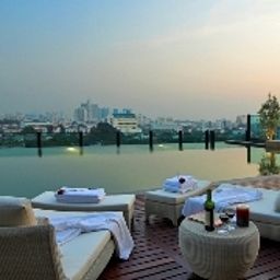 Бассейн Urbana Sathorn