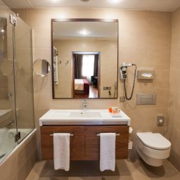 Camera da bagno NH Poznan