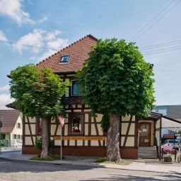 Фасад Kreuz Beim Tom Landgasthaus