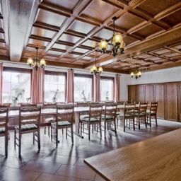 Банкетный зал Kreuz Beim Tom Landgasthaus