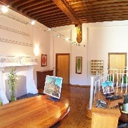 Recepción AppartHotel Privilodges Chateau Perrin Résidence Hôtelière