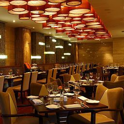 Salle du petit-déjeuner située dans le restaurant Grand Swiss-Belhotel Medan Fotos