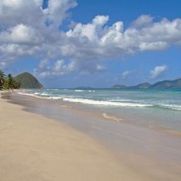 Фасад Long Bay Beach Resort And Villas