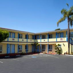 Exterior view Super 8 Berkeley