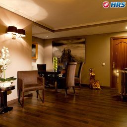 Hall Thc Bergantin