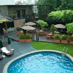 Бар The Tawana Bangkok