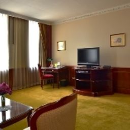 Suite The Tawana Bangkok
