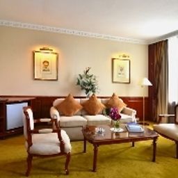 Suite The Tawana Bangkok
