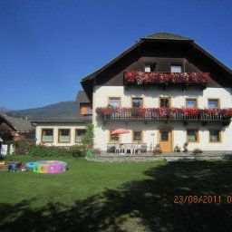  Ferienwohnungen-Frühstückspension Peter Löcker Pension