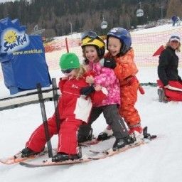  Baby- und Kinderbauernhof Bauernhof BERGHOF THÖNI