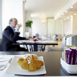 Зал для завтрака Mercure Rimini Artis