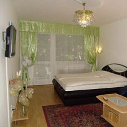 Camera Adam Apartment
