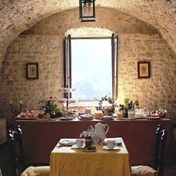 Buffet Abbazia San Pietro in Valle Fotos