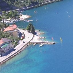 Exterior view Torbole Hotel Residence Fotos
